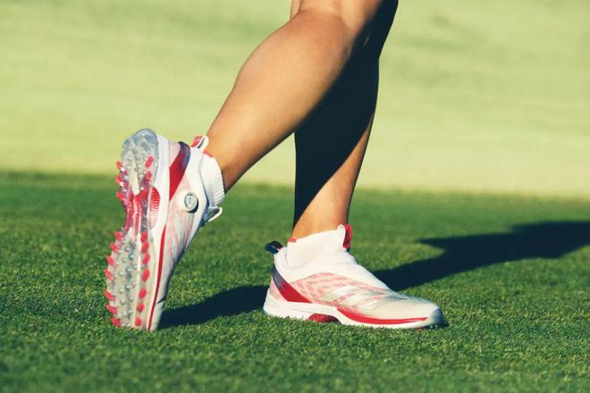 的ADIZERO ZG全方位轻量机能令人惊讶！必一b体育app网页版登录拥有冠军跑鞋家族基因(图5)