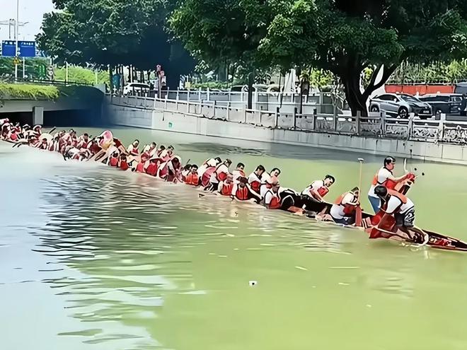 龙舟翻船事件网友乐翻了必一广州猎德村洋女婿(图2)