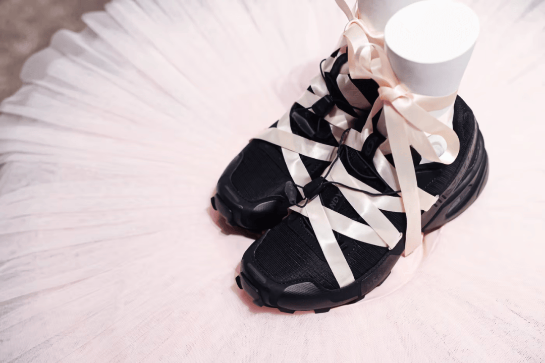 开启:从单一款式到联名竞赛b体育必一运动薄底鞋 20(图7) 开启:从单一款式到联名竞赛b体育必一运动薄底鞋 20(图7)