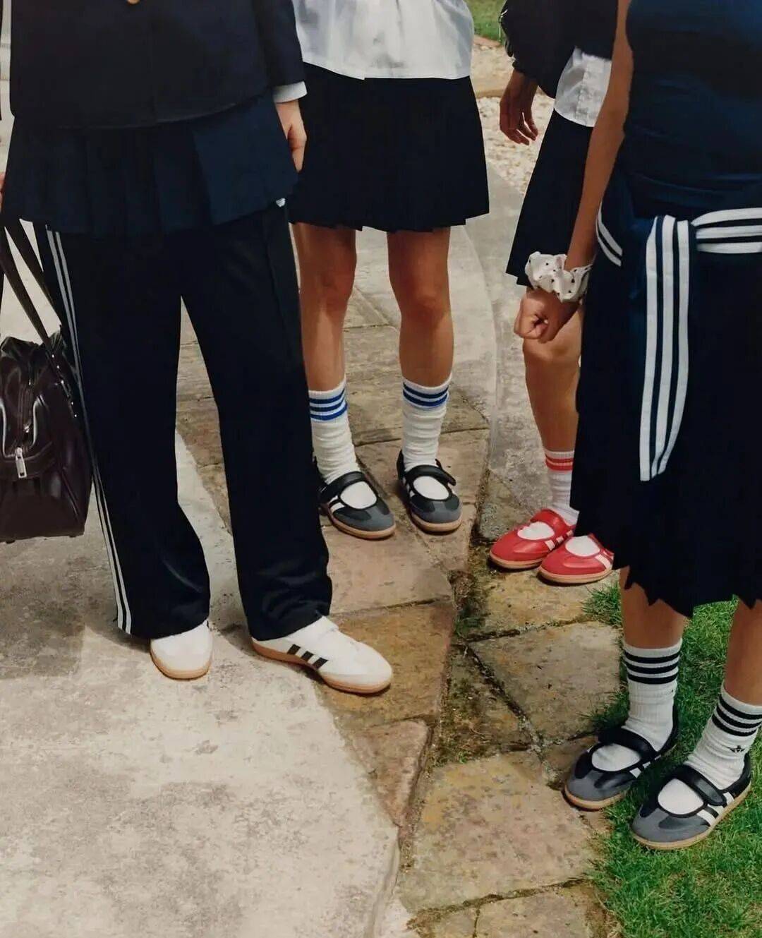 开启:从单一款式到联名竞赛b体育必一运动薄底鞋 20(图10) 开启:从单一款式到联名竞赛b体育必一运动薄底鞋 20(图10)